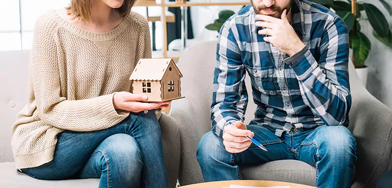 Why Sell Your House During Divorce in Holdrege, NE?